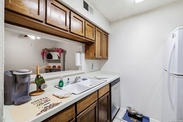 2935 Nacogdoches Rd Apt 118, San Antonio, TX 78217