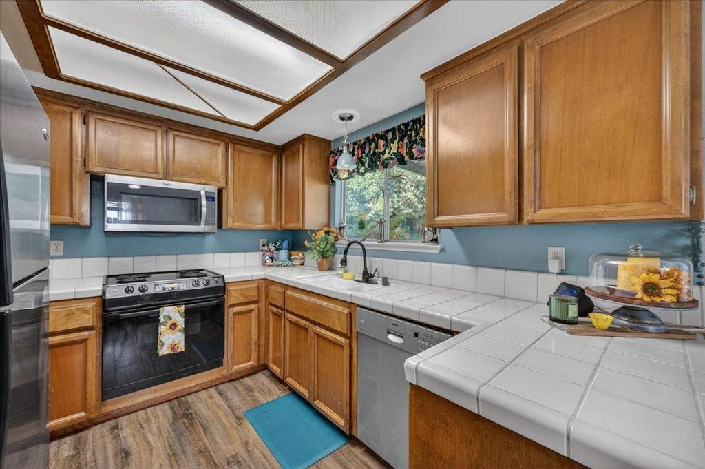 Image 16 of property listing at 4172 W Regency Avenue, Fresno, CA 93722