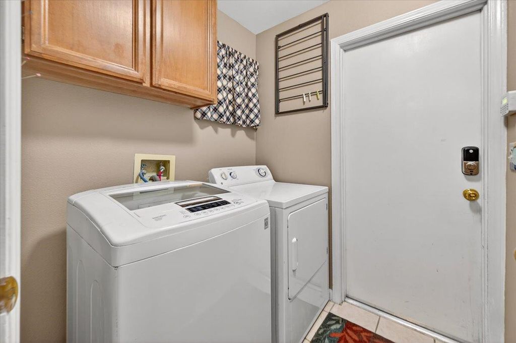Image 26 of property listing at 4172 W Regency Avenue, Fresno, CA 93722