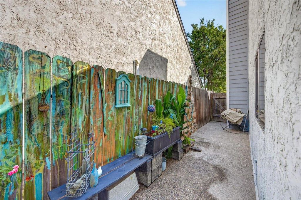 Image 31 of property listing at 4172 W Regency Avenue, Fresno, CA 93722