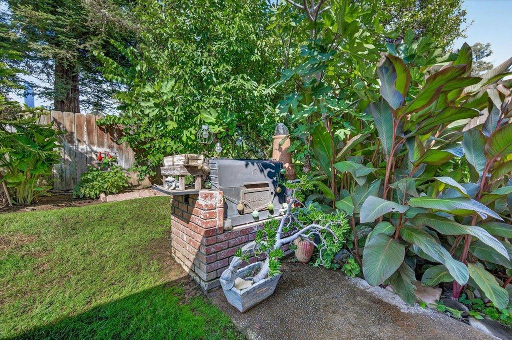 Image 32 of property listing at 4172 W Regency Avenue, Fresno, CA 93722