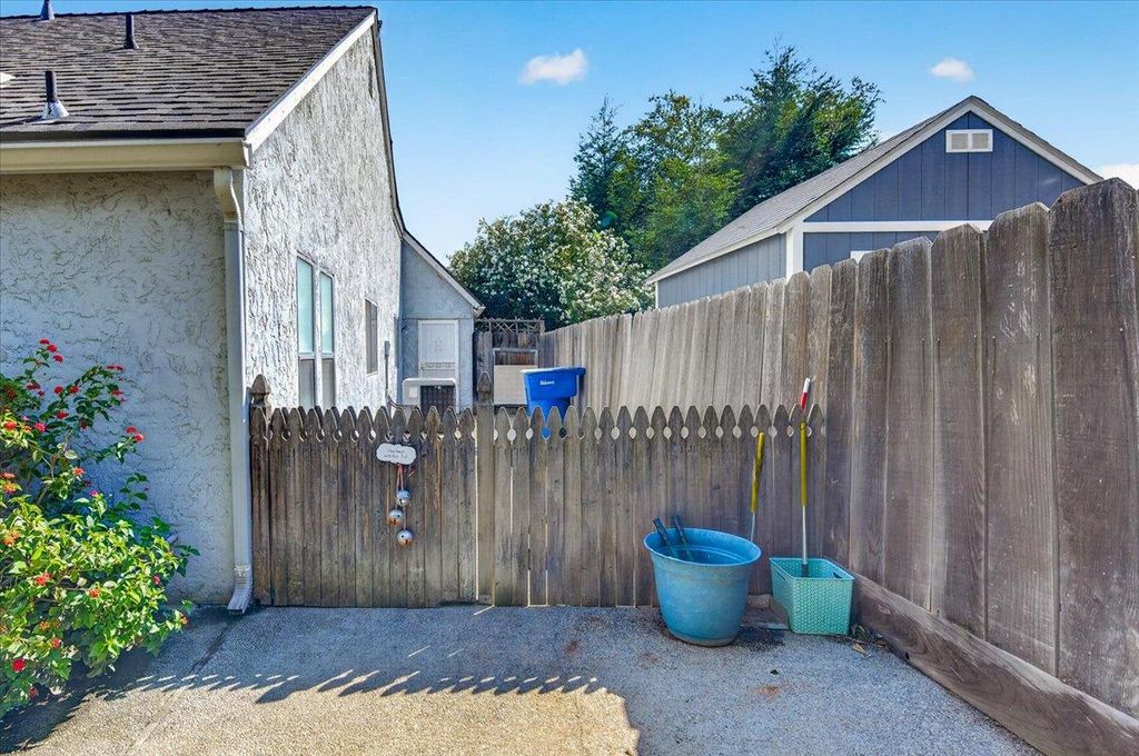 Image 35 of property listing at 4172 W Regency Avenue, Fresno, CA 93722