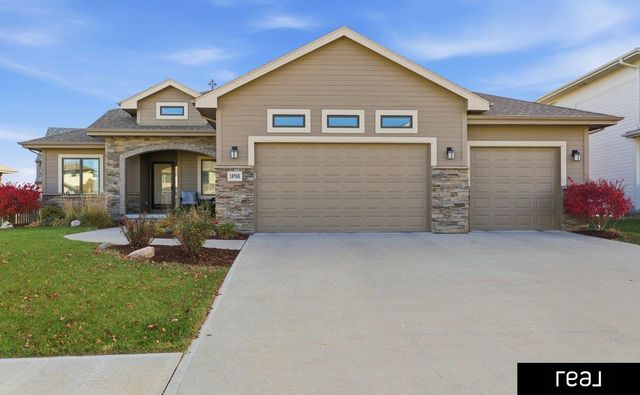 18765 Spaulding Street, Elkhorn, NE 68022