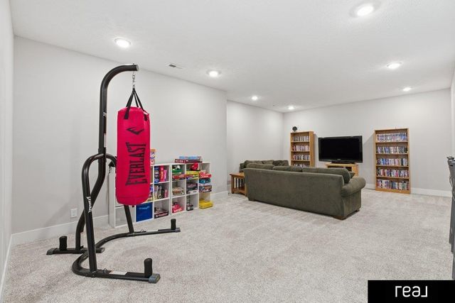 18765 Spaulding Street, Elkhorn, NE 68022