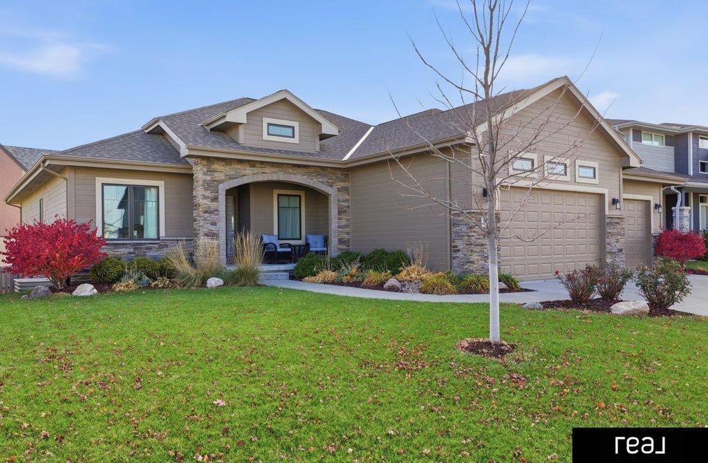 18765 Spaulding Street, Elkhorn, NE 68022