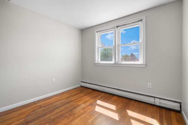 15 Seneca Rd, Woburn, MA 01801