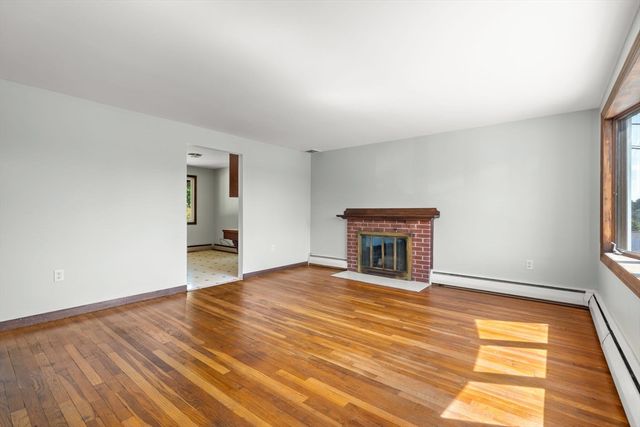 15 Seneca Rd, Woburn, MA 01801