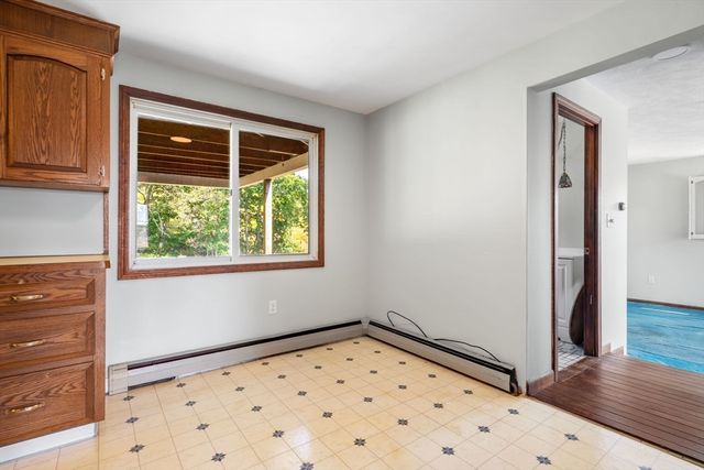 15 Seneca Rd, Woburn, MA 01801
