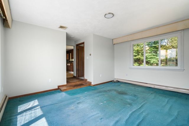 15 Seneca Rd, Woburn, MA 01801