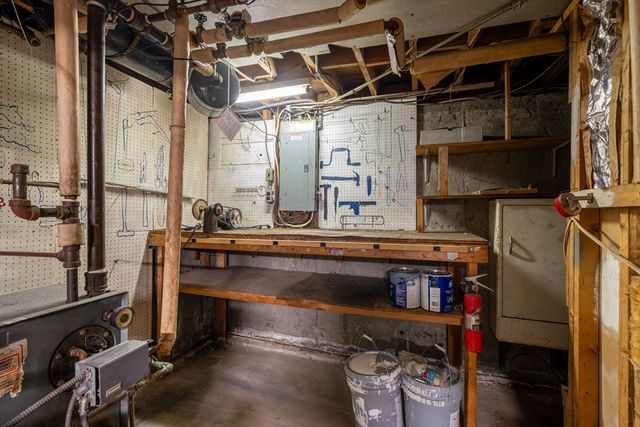 15 Seneca Rd, Woburn, MA 01801