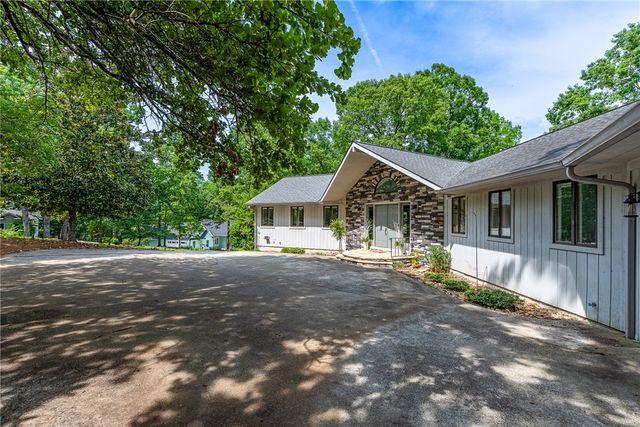118 Beacon Ridge Circle, Salem, SC 29676