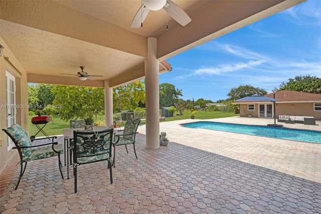 12851 Luray Rd, Southwest Ranches, FL 33330