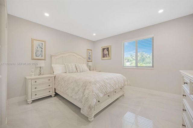 12851 Luray Rd, Southwest Ranches, FL 33330