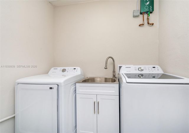 12851 Luray Rd, Southwest Ranches, FL 33330