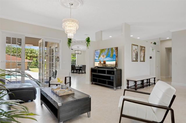 12851 Luray Rd, Southwest Ranches, FL 33330