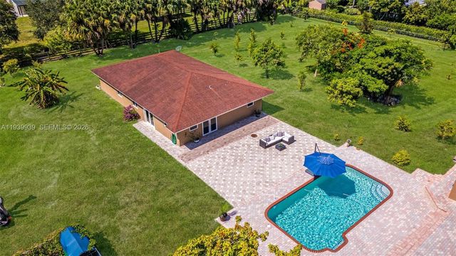 12851 Luray Rd, Southwest Ranches, FL 33330