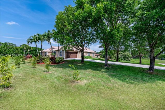 12851 Luray Rd, Southwest Ranches, FL 33330