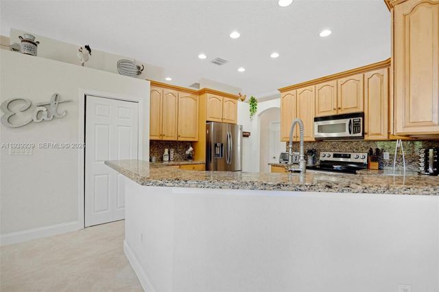 12851 Luray Rd, Southwest Ranches, FL 33330