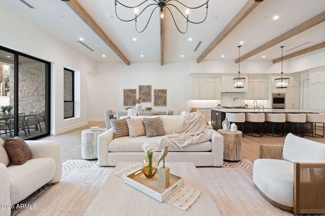 4419 N 46th Place, Phoenix, AZ 85018
