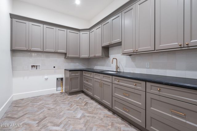 4419 N 46th Place, Phoenix, AZ 85018