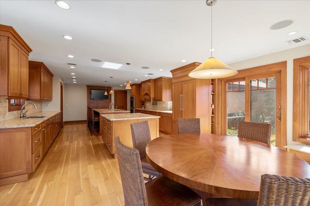 11 E Woods Drive, Cold Spring Harbor, NY 11724