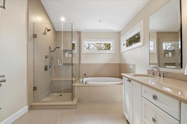 11 E Woods Drive, Cold Spring Harbor, NY 11724