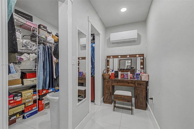 7520 Embassy Blvd, Miramar, FL 33023