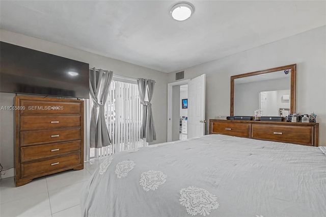 7520 Embassy Blvd, Miramar, FL 33023