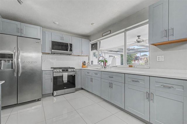 7520 Embassy Blvd, Miramar, FL 33023