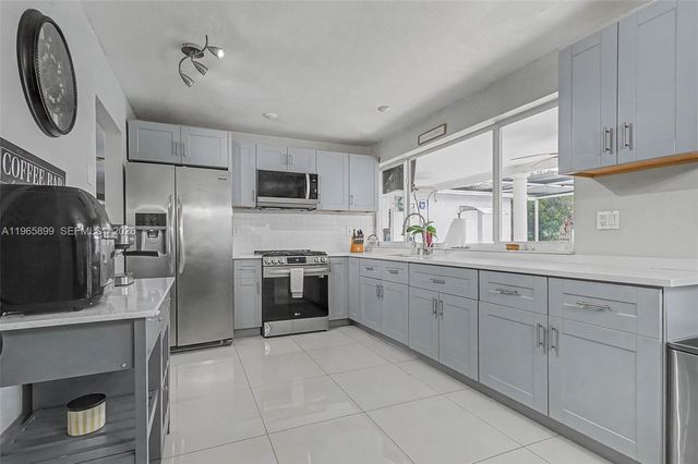 7520 Embassy Blvd, Miramar, FL 33023