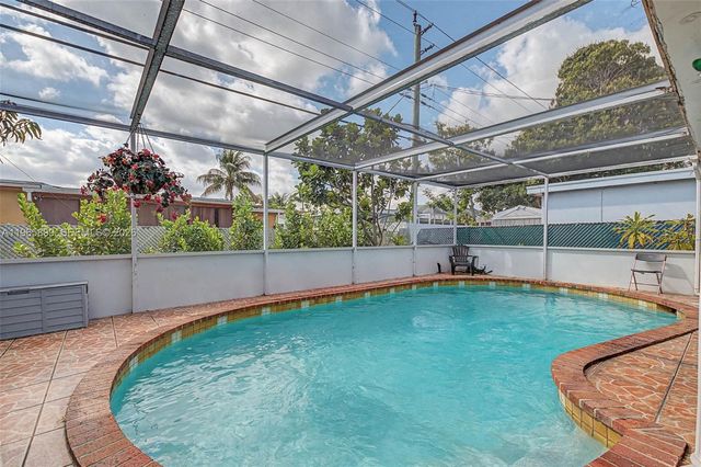 7520 Embassy Blvd, Miramar, FL 33023