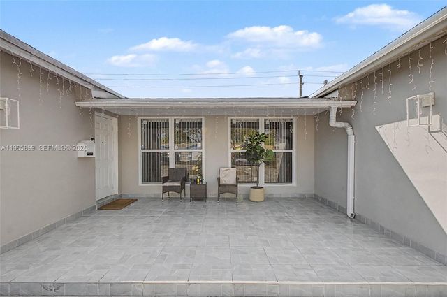 7520 Embassy Blvd, Miramar, FL 33023