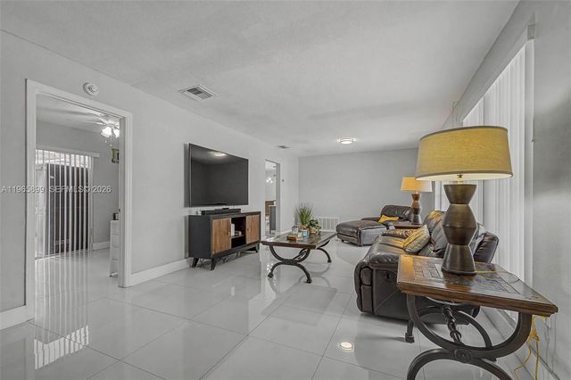 7520 Embassy Blvd, Miramar, FL 33023