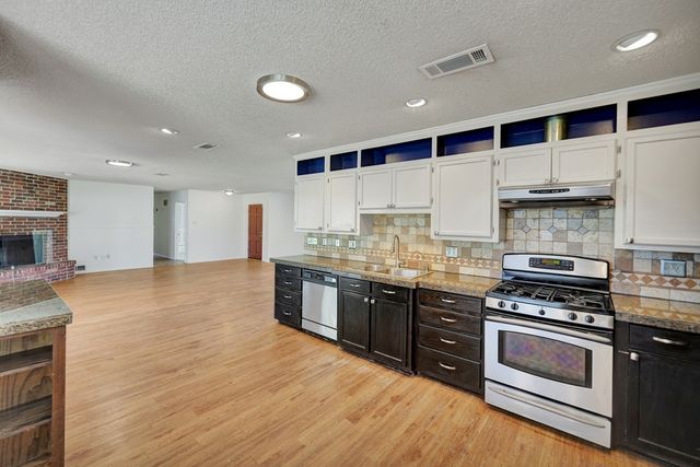 806 Stanolind Ave, Midland, TX 79705