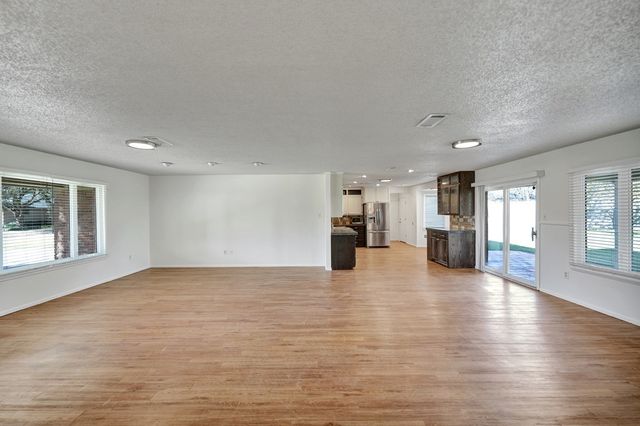 806 Stanolind Ave, Midland, TX 79705