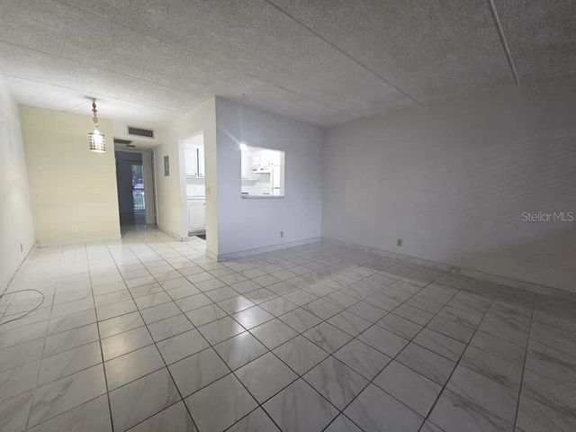 400 VILLAGE GREEN CIRCLE W 205, Palm Springs, FL 33461