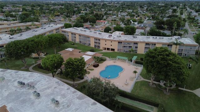 400 VILLAGE GREEN CIRCLE W 205, Palm Springs, FL 33461