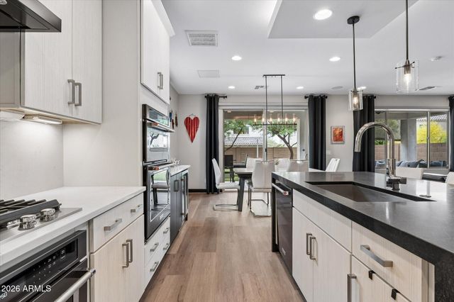 3231 E BRYCE Lane, Phoenix, AZ 85050