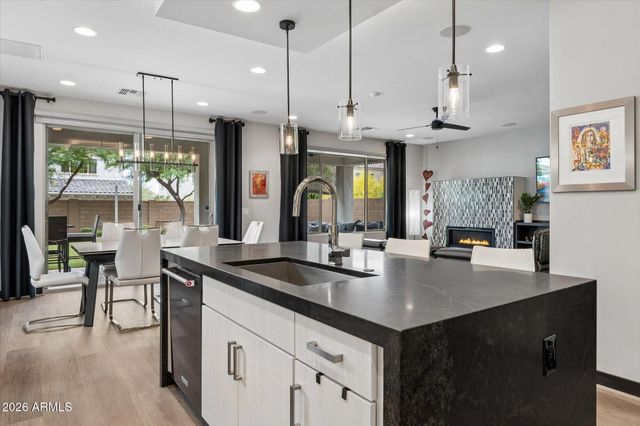 3231 E BRYCE Lane, Phoenix, AZ 85050