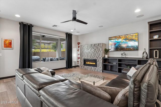 3231 E BRYCE Lane, Phoenix, AZ 85050