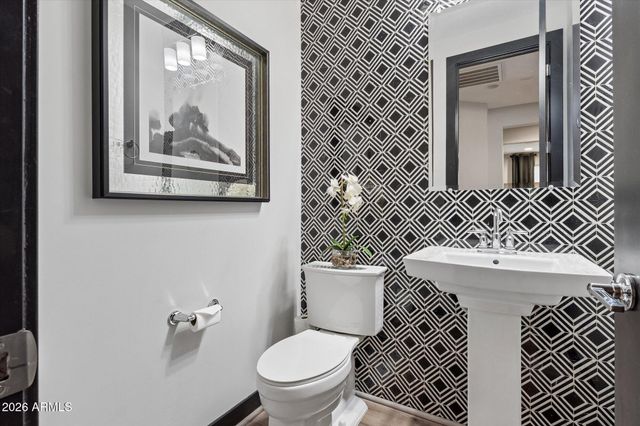 3231 E BRYCE Lane, Phoenix, AZ 85050