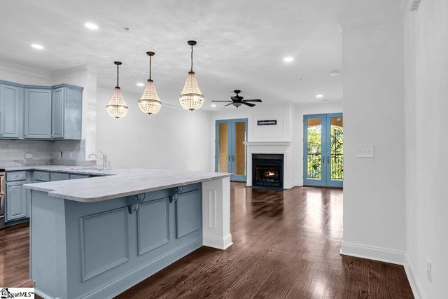 1209 E Washington Street Unit 102, Greenville, SC 29601