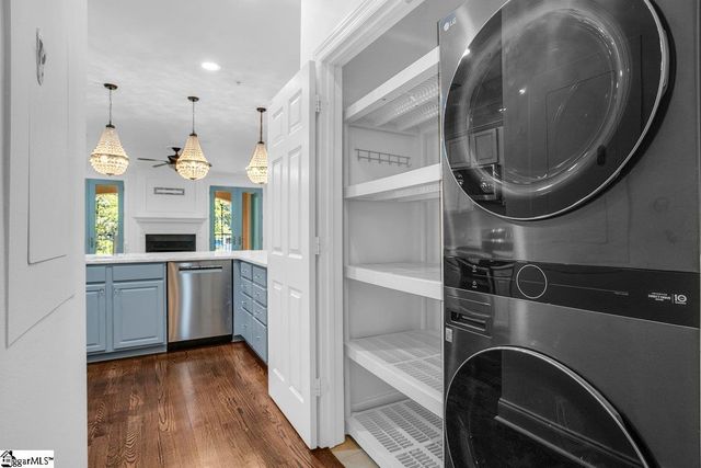 1209 E Washington Street Unit 102, Greenville, SC 29601