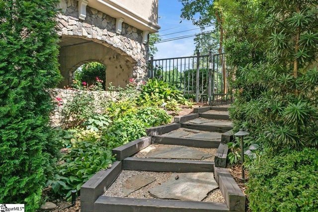 1209 E Washington Street Unit 102, Greenville, SC 29601