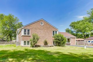 100 W Willow Road, Prospect Heights, IL 60070