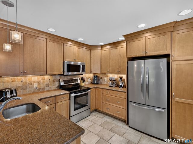304 Providence New London Tpk, North Stonington, CT 06359