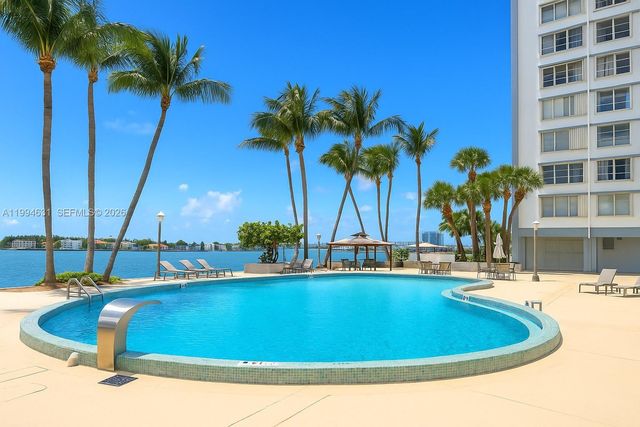 1865 79th St Cswy 15F, North Bay Village, FL 33141