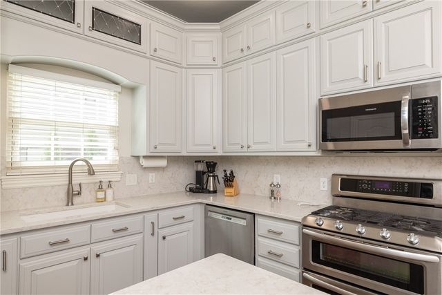 1661 E Cypress Lane, Fayetteville, AR 72703