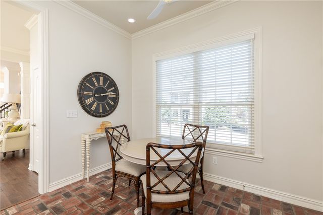 1661 E Cypress Lane, Fayetteville, AR 72703