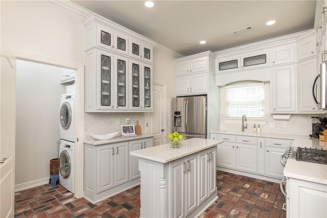 1661 E Cypress Lane, Fayetteville, AR 72703